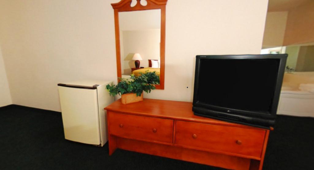 Quality Inn & Suites Chesterfield Village スプリングフィールド エクステリア 写真